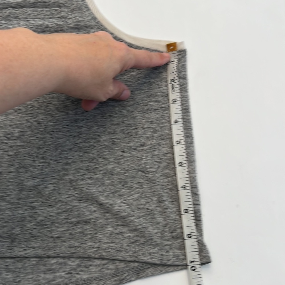 VICTORIA’S Secret Heather gray tank top with front pocket size M - Picture 10 of 16